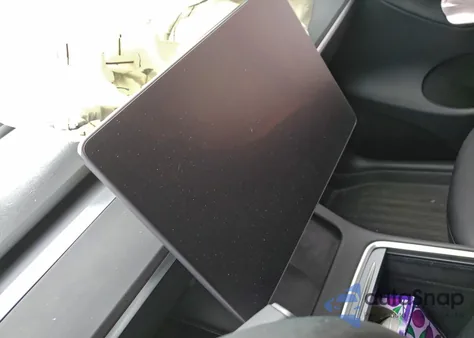 2023 Tesla Model Y z USA, uszkodzony, nr VIN 7SAYGDEF3PF893282